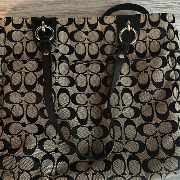 COACH Black/Gray Signature Canvas North South ZIP POCKET Gallery Tote - Picture 5 of 9